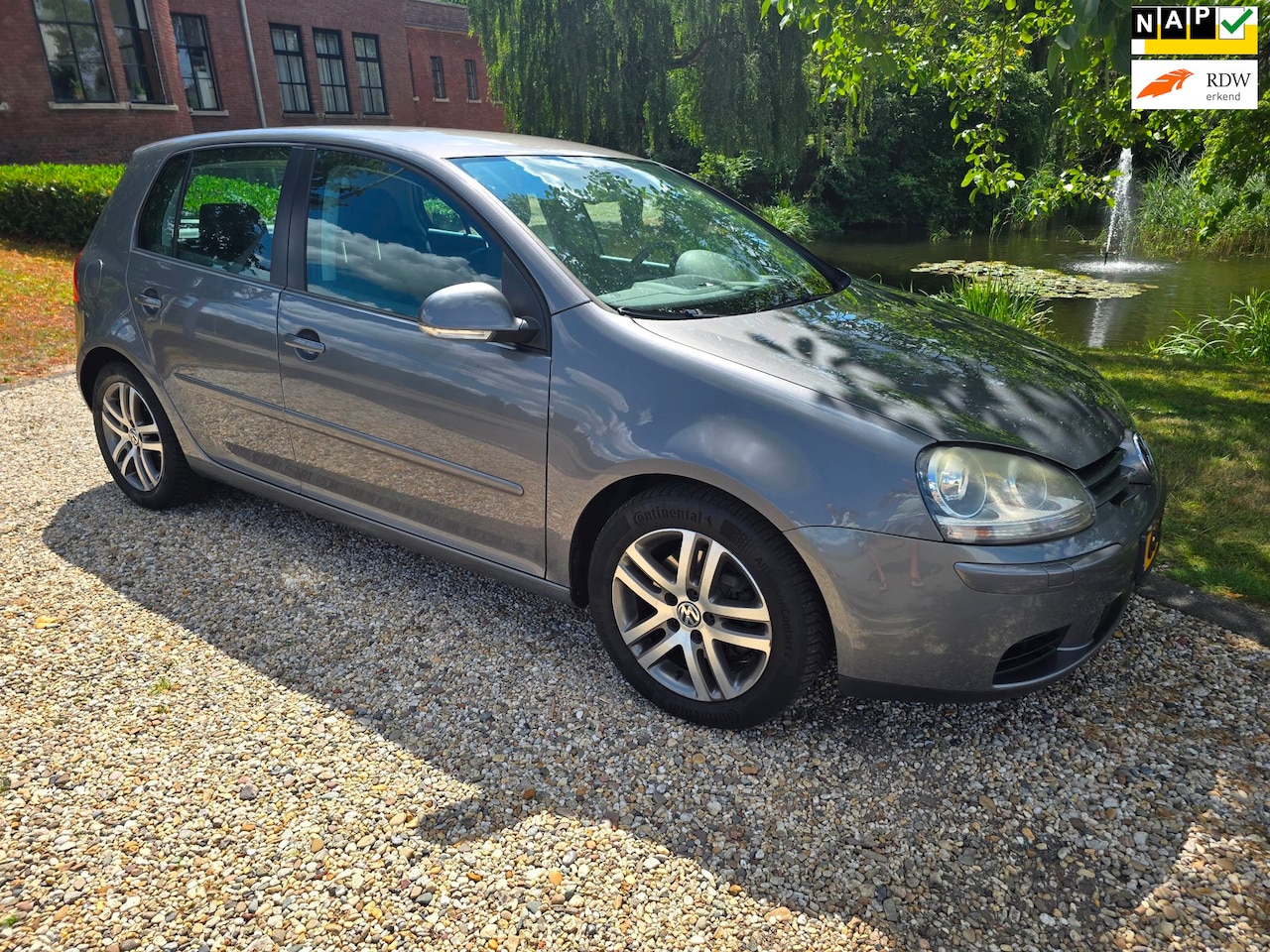 Volkswagen Golf - 2.0 FSI Sportline Leer, AIRCO, Cruise controle, trekhaak, xenon - AutoWereld.nl