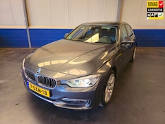 BMW 3-serie - 320i High Executive