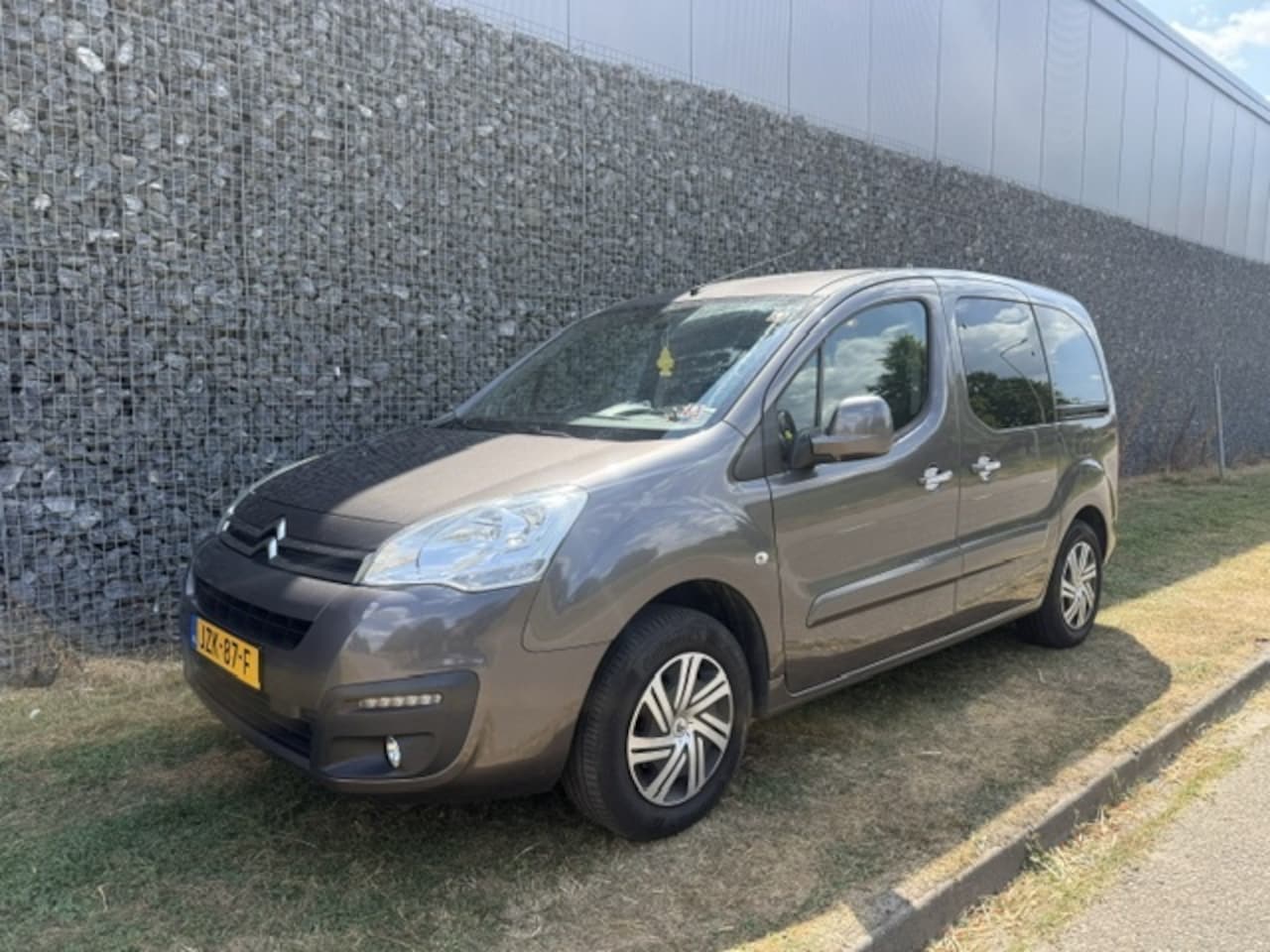 Citroën Berlingo - 1.2 PureTech Feel 5 Persoons - AutoWereld.nl