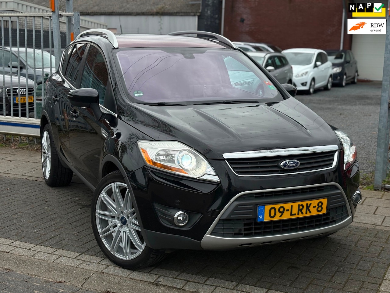 Ford Kuga - 2.5 20V Titanium | Panoramadak | 20” LMV | Lederen bekleding | Apple CarPlay | Trekhaak | - AutoWereld.nl