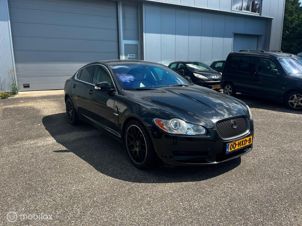 Jaguar XF - 2.7D V6 Premium Luxury Automaat / Leer / Clima - AutoWereld.nl