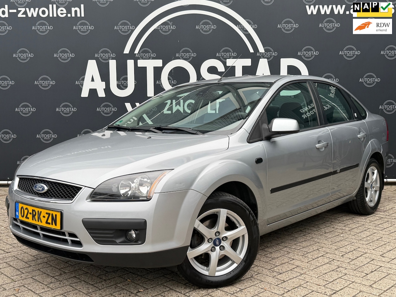 Ford Focus - 1.6-16V Ghia Automaat / NL-Auto / NAP / APK / Airco - AutoWereld.nl