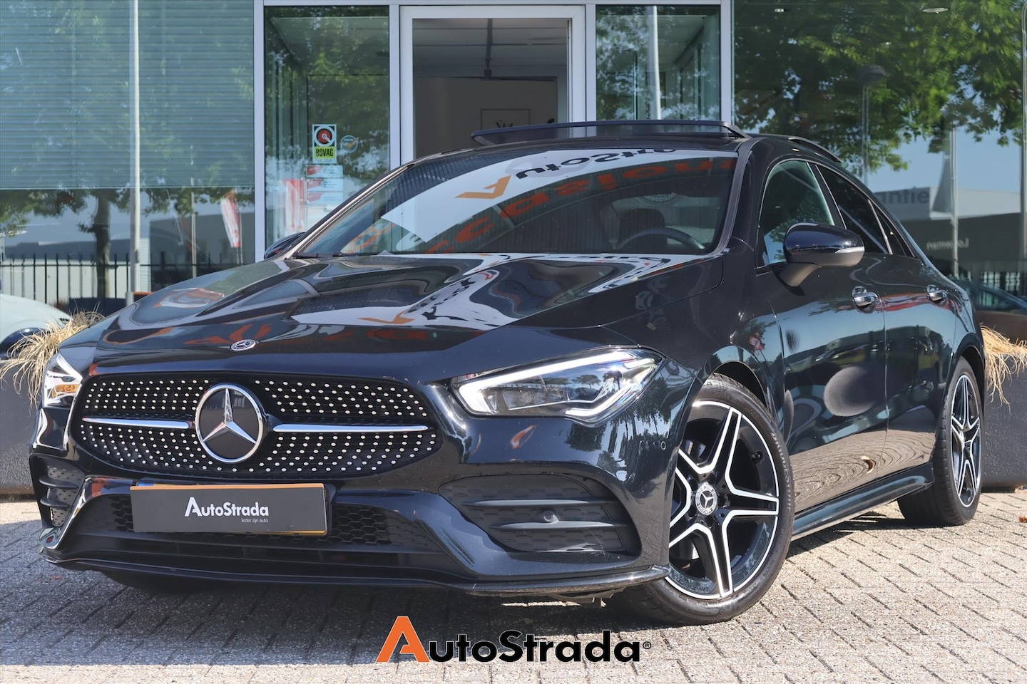 Mercedes-Benz CLA-Klasse - Coupé 180 AMG-Line Pano | Memory | Multibeam | Cruise | Sfeer | Camera - AutoWereld.nl