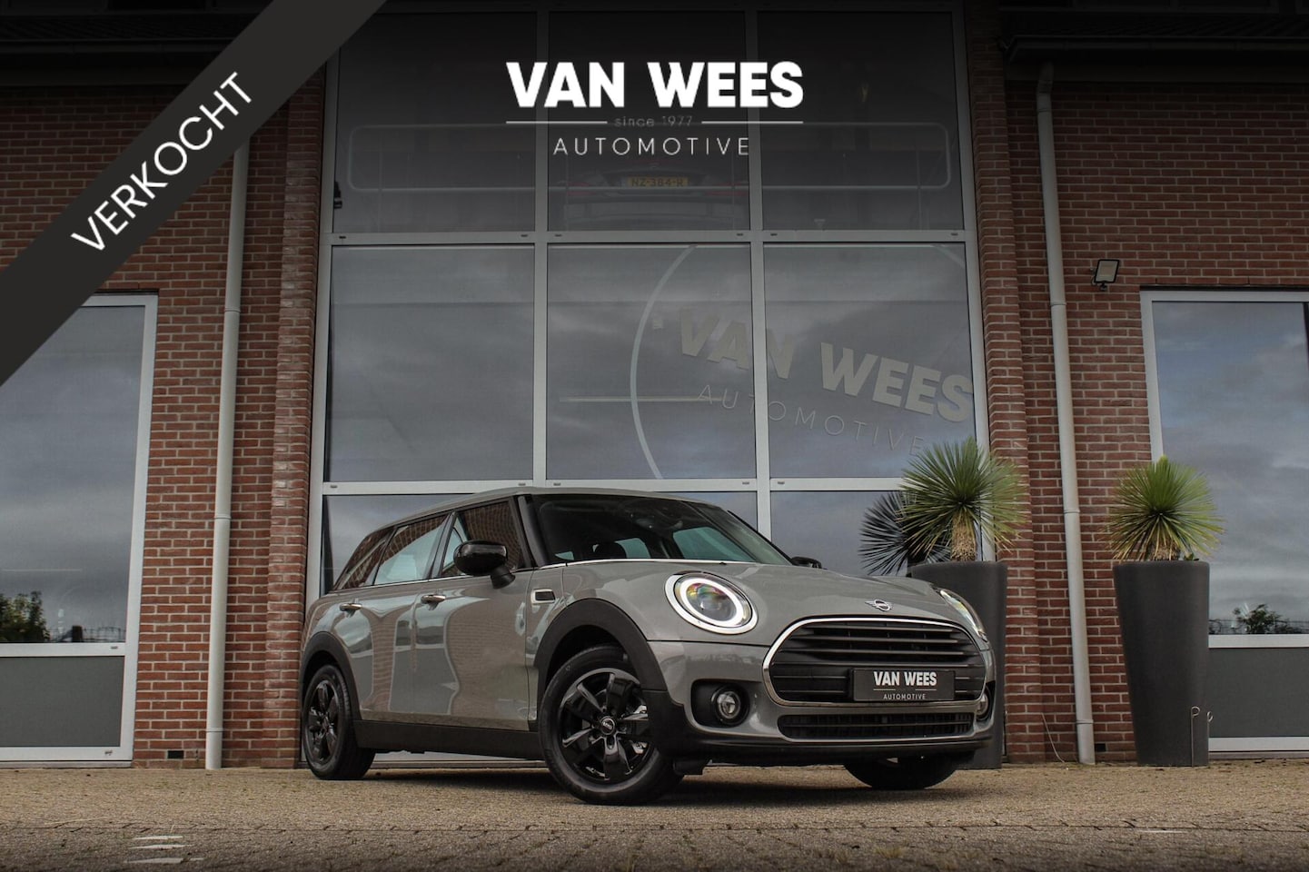 MINI Clubman - 1.5 Cooper Essential | 1e eigenaar | BTW auto | Keyless entry | Stoelverwarming | Cruise c - AutoWereld.nl