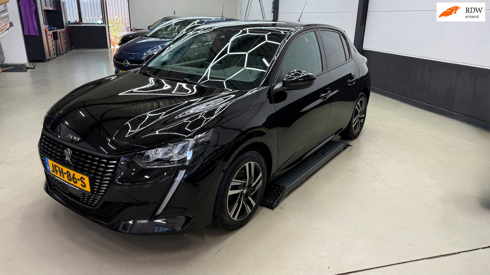 Peugeot 208 - 1.2 Allure 3D virtual display, Apple carplay cruise control - AutoWereld.nl