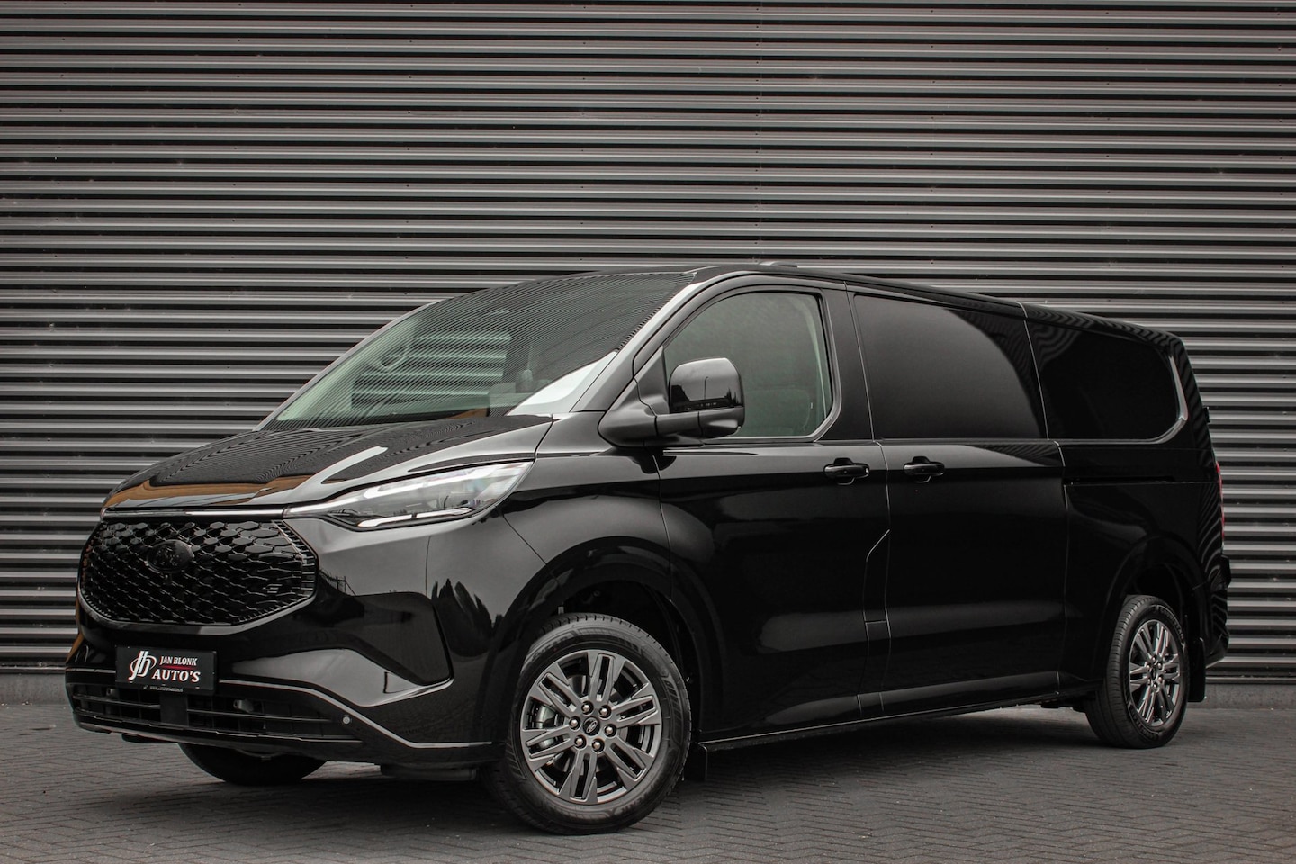 Ford E-Transit Cust. - 340 L2H1 Limited 71kWh 218PK / 360 CAMERA / 370KM RANGE / APPLE CARPLAY /DRIVERS- PACK / F - AutoWereld.nl