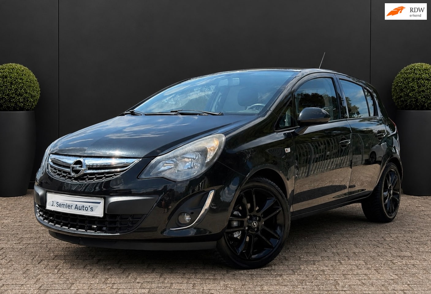 Opel Corsa - 1.2-16V COLOR BLACK EDITION CRUISE CTRL AIRCO 17INCH - AutoWereld.nl