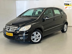 Mercedes-Benz B-klasse - 180 / NL-auto / Comand / Trekhaak / Clima
