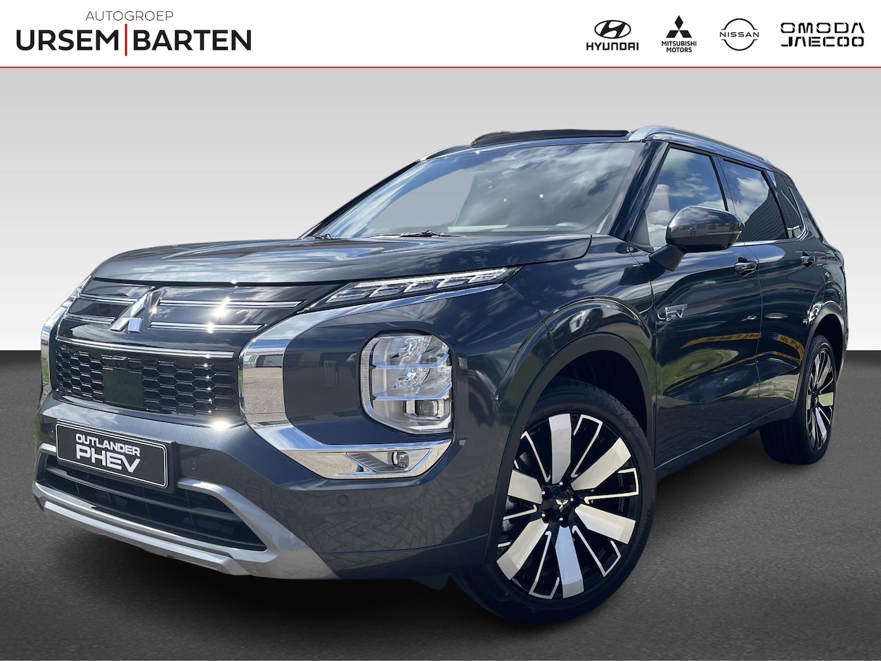 Mitsubishi Outlander - 2.4 PHEV Instyle+ | Achterbank verwarmd | Afwijkende dakkleur | Apple Carplay/Android Auto - AutoWereld.nl