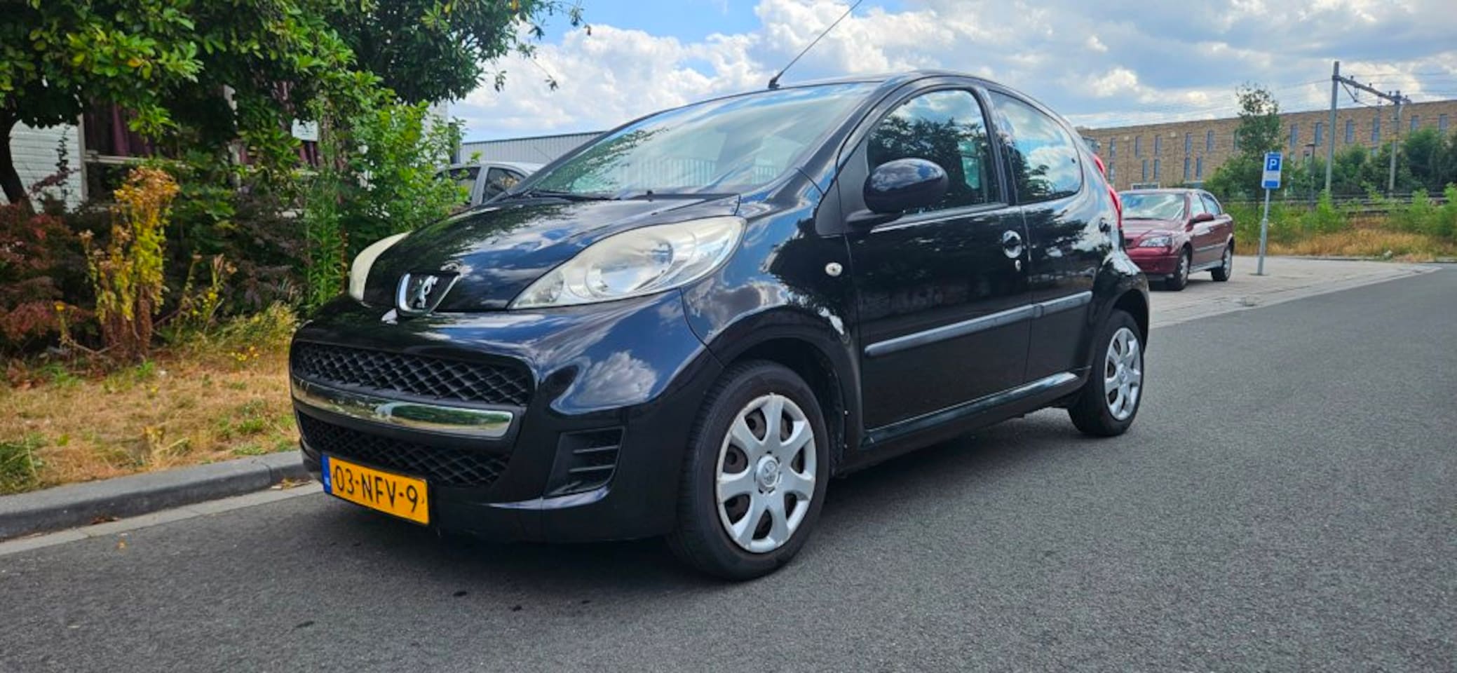 Peugeot 107 - 1.0-12V XS. beginnend lekke koppakking.. is rijbaar. - AutoWereld.nl