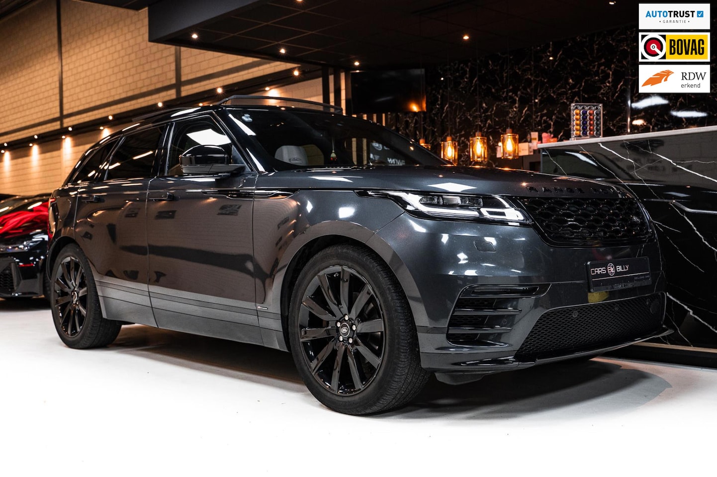 Land Rover Range Rover Velar - 2.0D R-Dynamic|PANO|AUT|LEDER - AutoWereld.nl