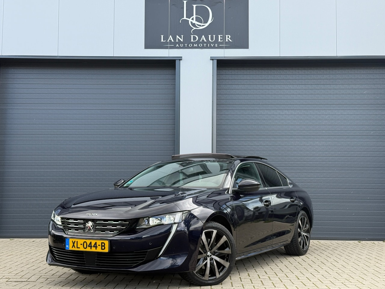 Peugeot 508 - 1.6 Allure / AUTOMAAT / CARPLAY / TREKHAAK / NAP - AutoWereld.nl