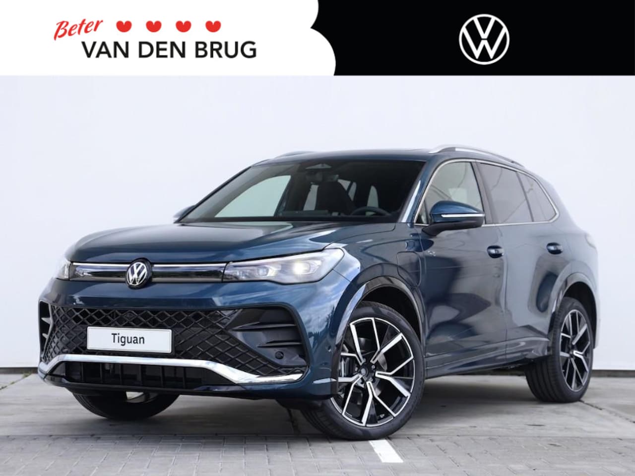 Volkswagen Tiguan - R-Line Edition 1.5 eHybrid 204 PK | Head up display | LED Matrix | Trekhaak | Navigatie | - AutoWereld.nl