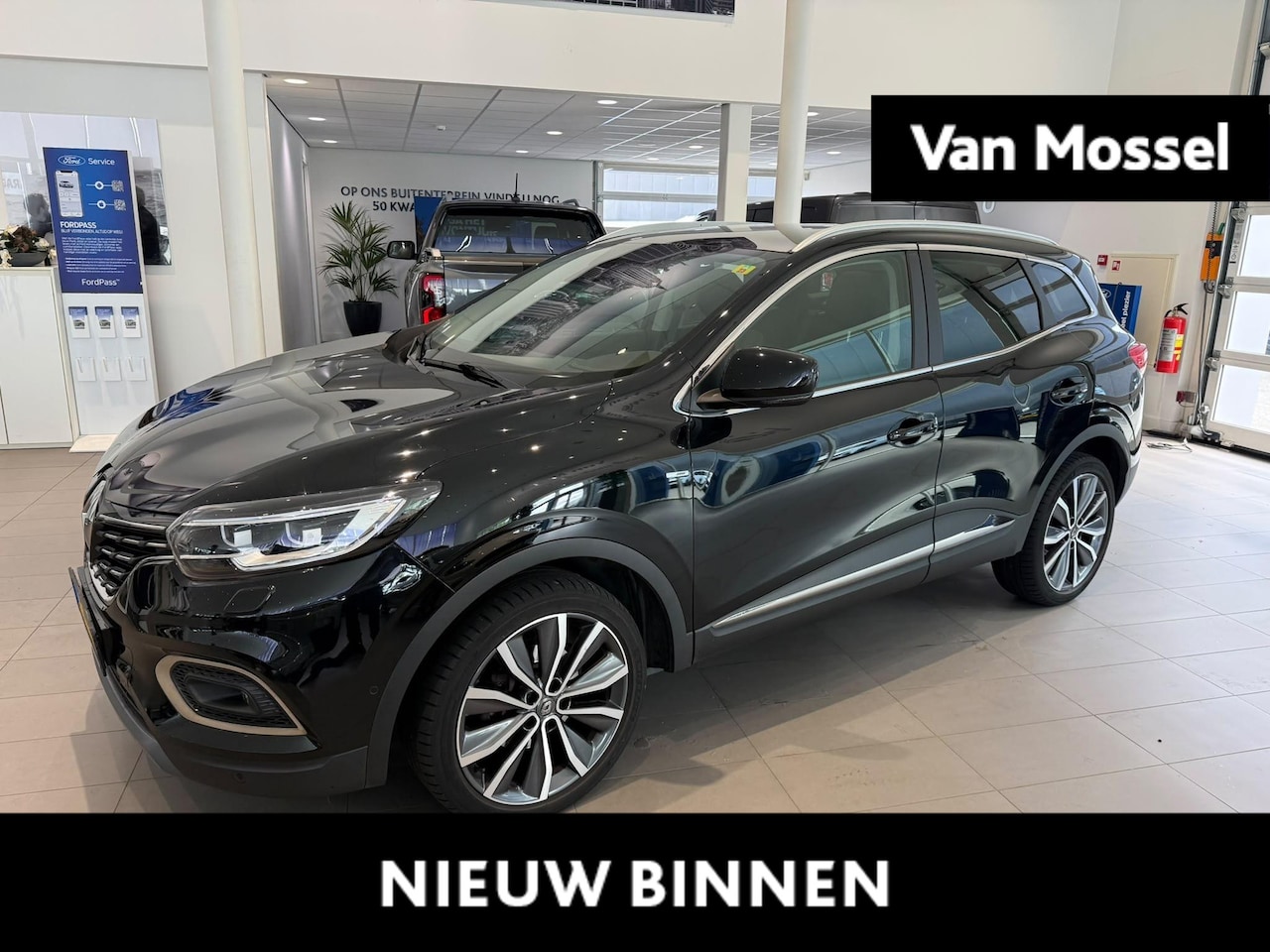 Renault Kadjar - 1.3 TCe Black Edition PANORAMA DAK | STOEL VERWARMING | WINTERSET VELGEN | CAMERA | BOSE A - AutoWereld.nl