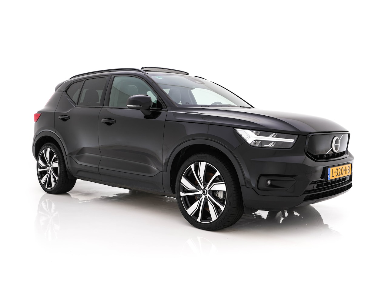 Volvo XC40 - Recharge P8 AWD R-Design [3-Fase-11kW] {SoH-89%} (INCL-BTW) Aut. *PANO | LEATHER | ADAPTIV - AutoWereld.nl