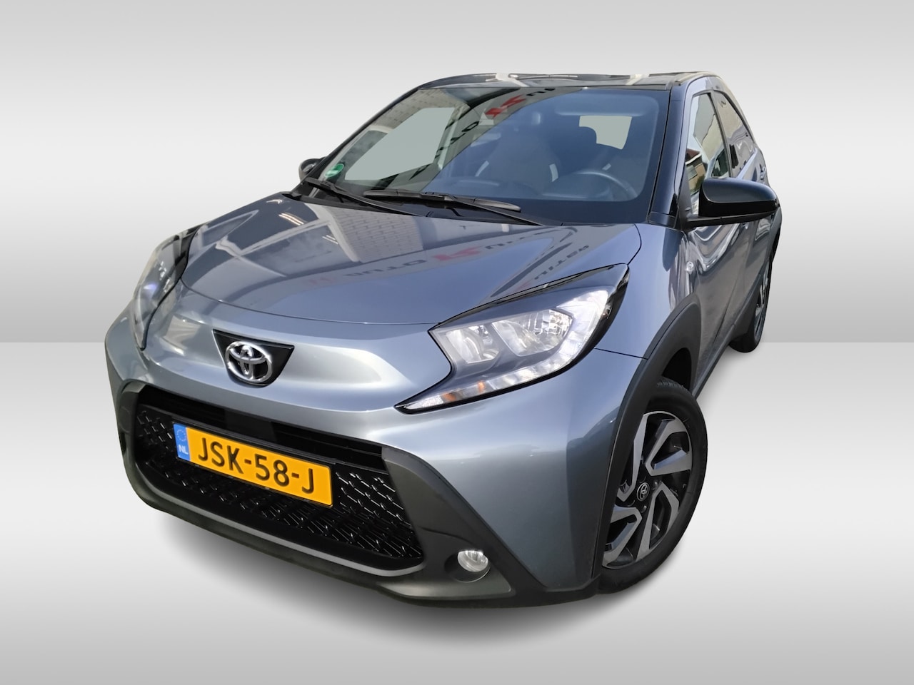 Toyota Aygo X - 1.0 VVT-i MT Pulse bi tone android/apple car play camera - AutoWereld.nl