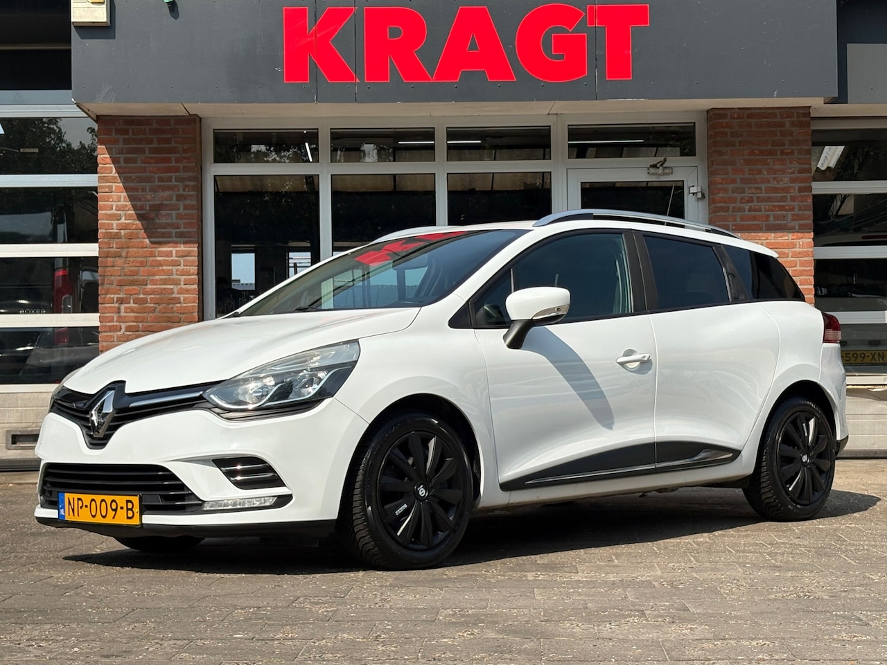 Renault Clio Estate - 0.9 TCe Zen AIRCO - Cruise - Navi - APK 13-01-2027 (Volkswagen Polo, Seat Ibiza, Skoda Fab - AutoWereld.nl