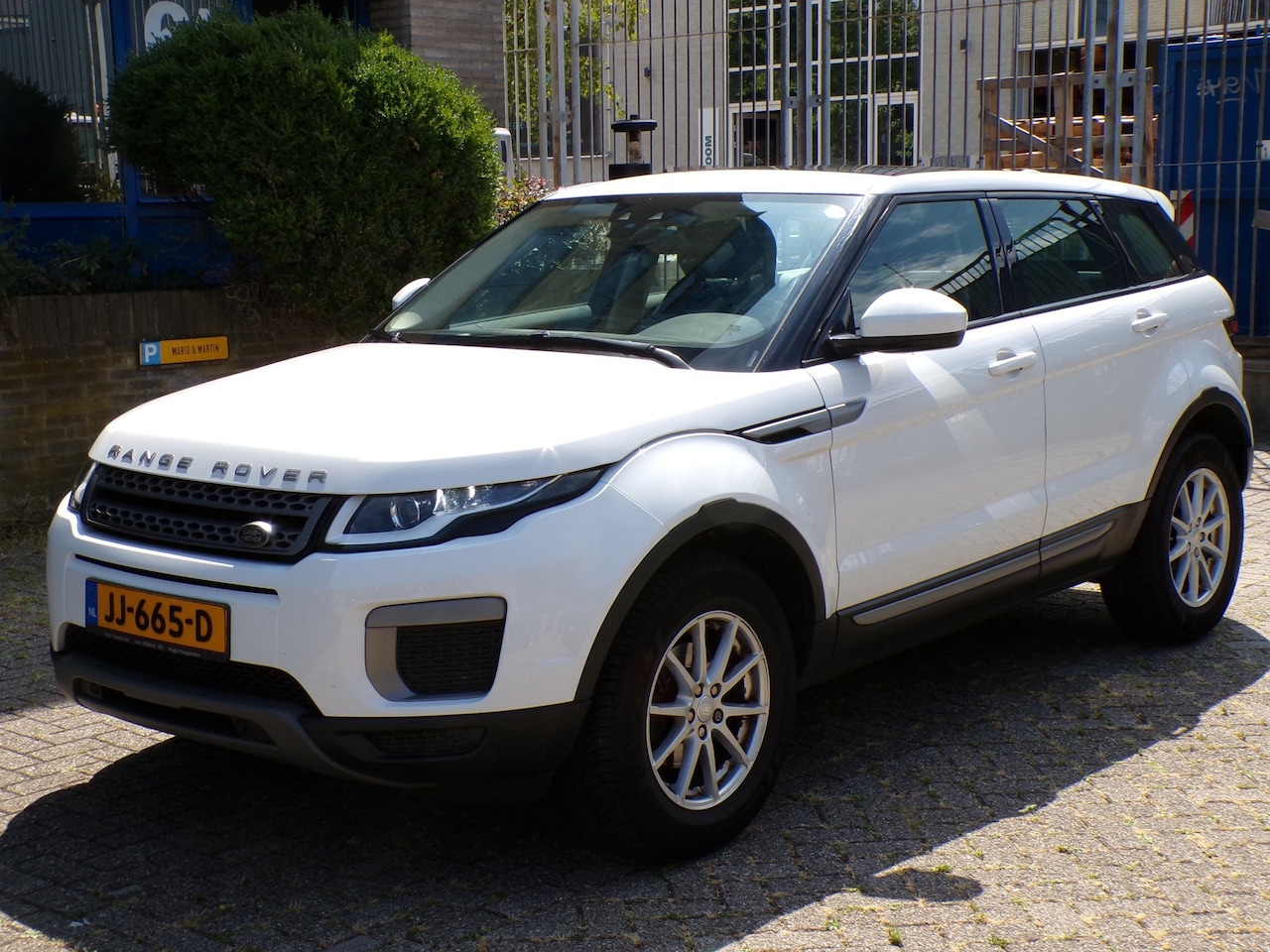Land Rover Range Rover Evoque - 2.0 eD4 Urban Series Pure 2.0 eD4 Urban Series Pure - AutoWereld.nl