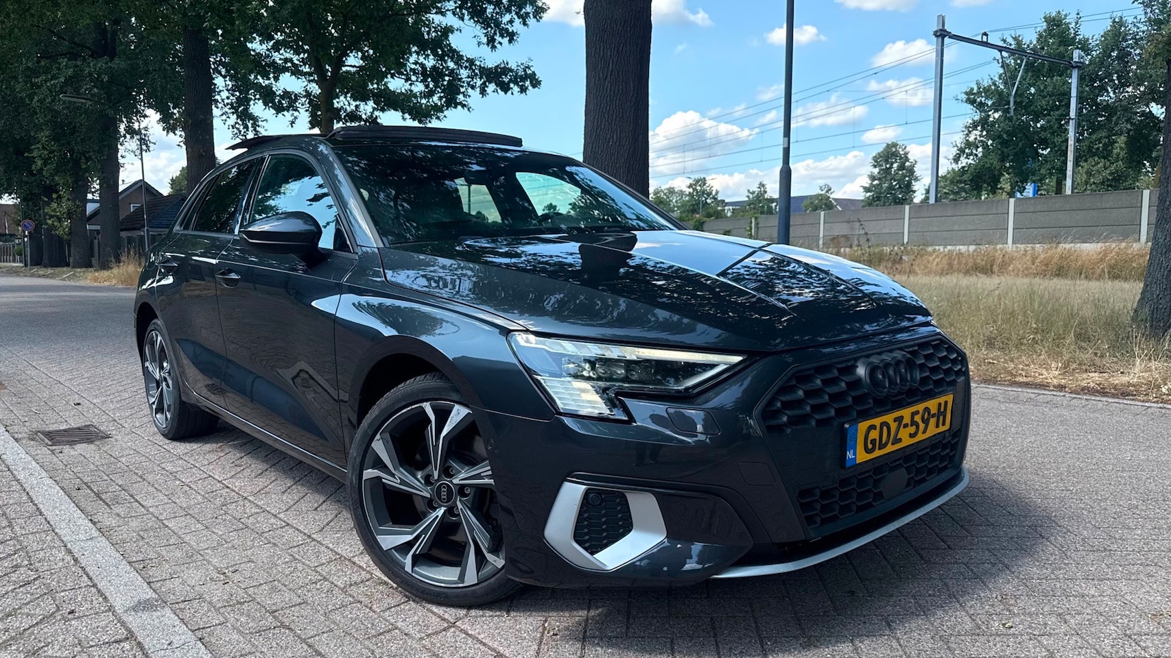 Audi A3 Sportback - 40 TFSI e Business edition PANORAMADAK - AutoWereld.nl