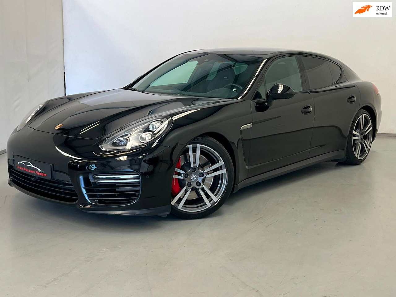 Porsche Panamera - 4.8 GTS / Sport Chrono / Facelift / LED / 20" LM - AutoWereld.nl