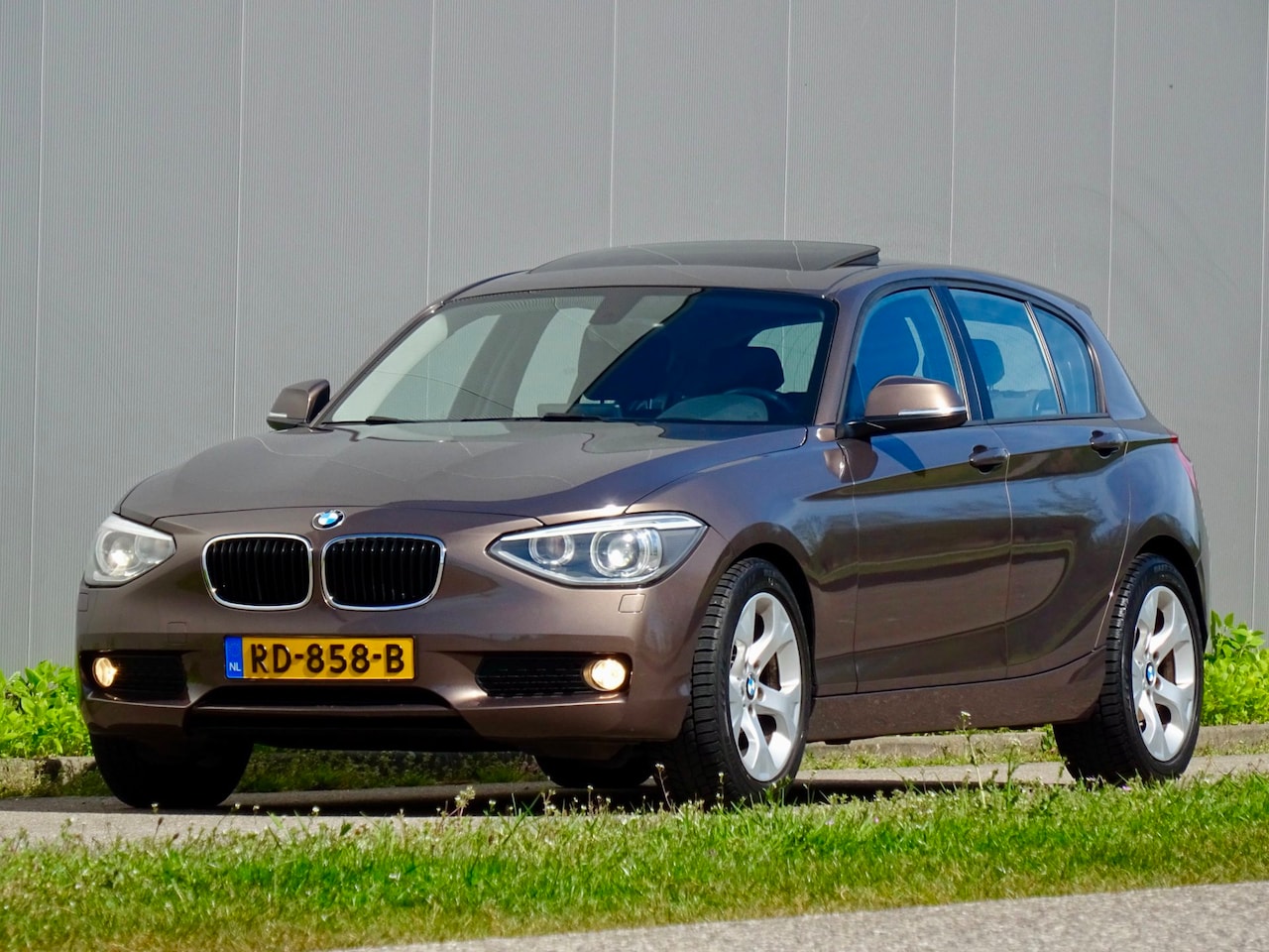 BMW 1-serie - 116i Aut High | Schuif/ Kantel dak | LEES TEXT | - AutoWereld.nl