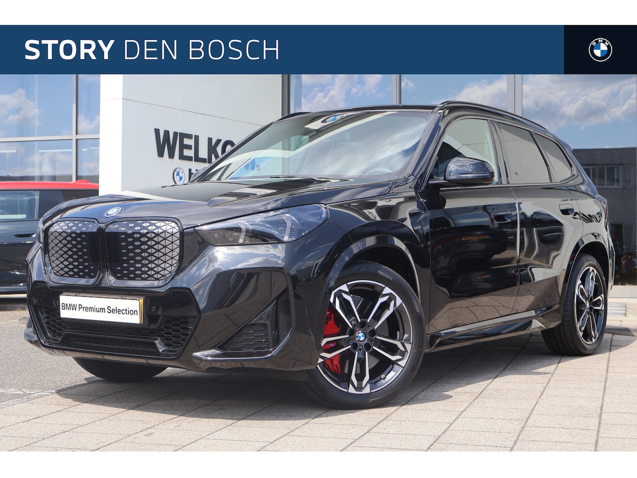 BMW iX1 - eDrive20 M Sport / Trekhaak / Panoramadak / Sportstoelen / Comfort Access / Achteruitrijca - AutoWereld.nl