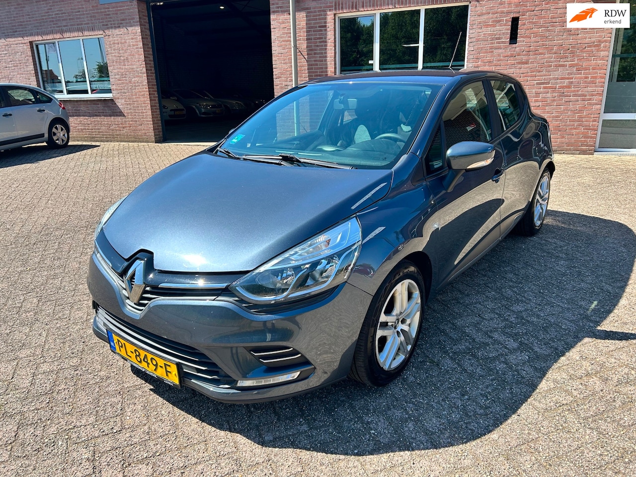Renault Clio - 0.9 TCe Limited // Navigatie // Airco - AutoWereld.nl