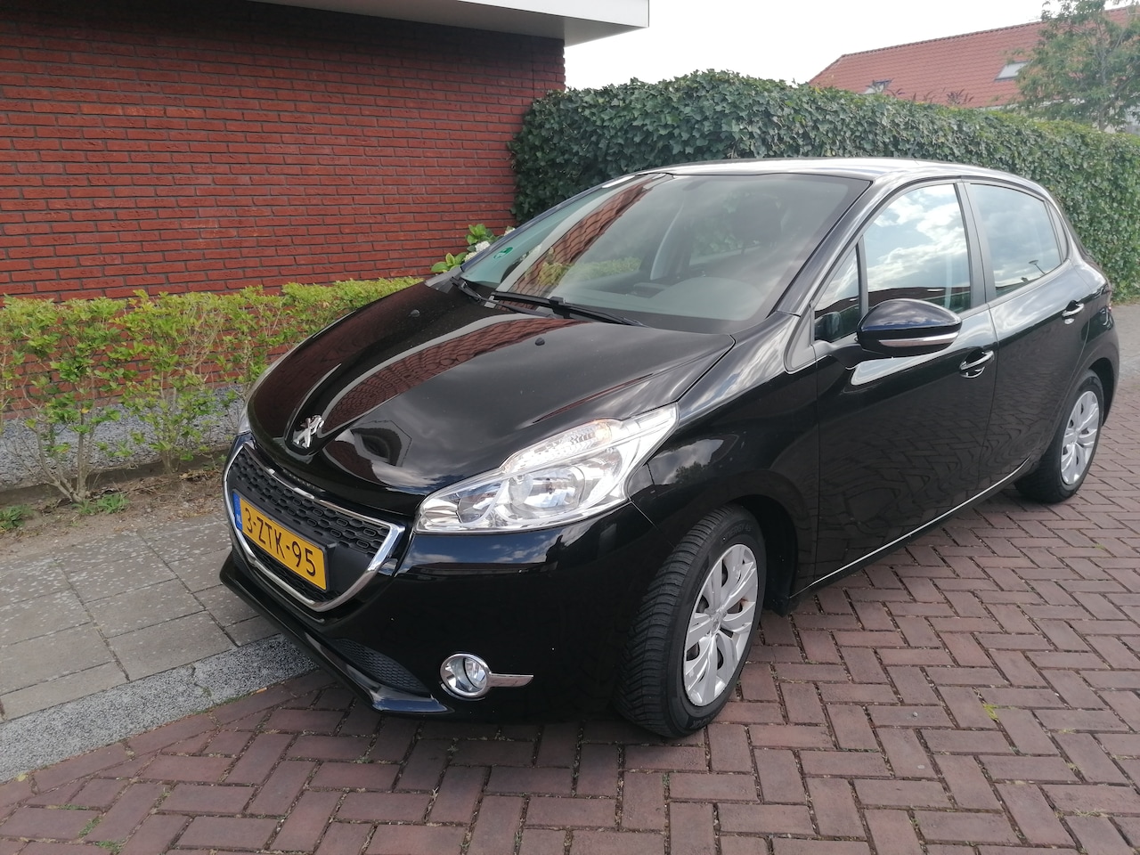 Peugeot 208 - 1.2 PureTech Blue Lease Navi / Cruise / Airco - AutoWereld.nl