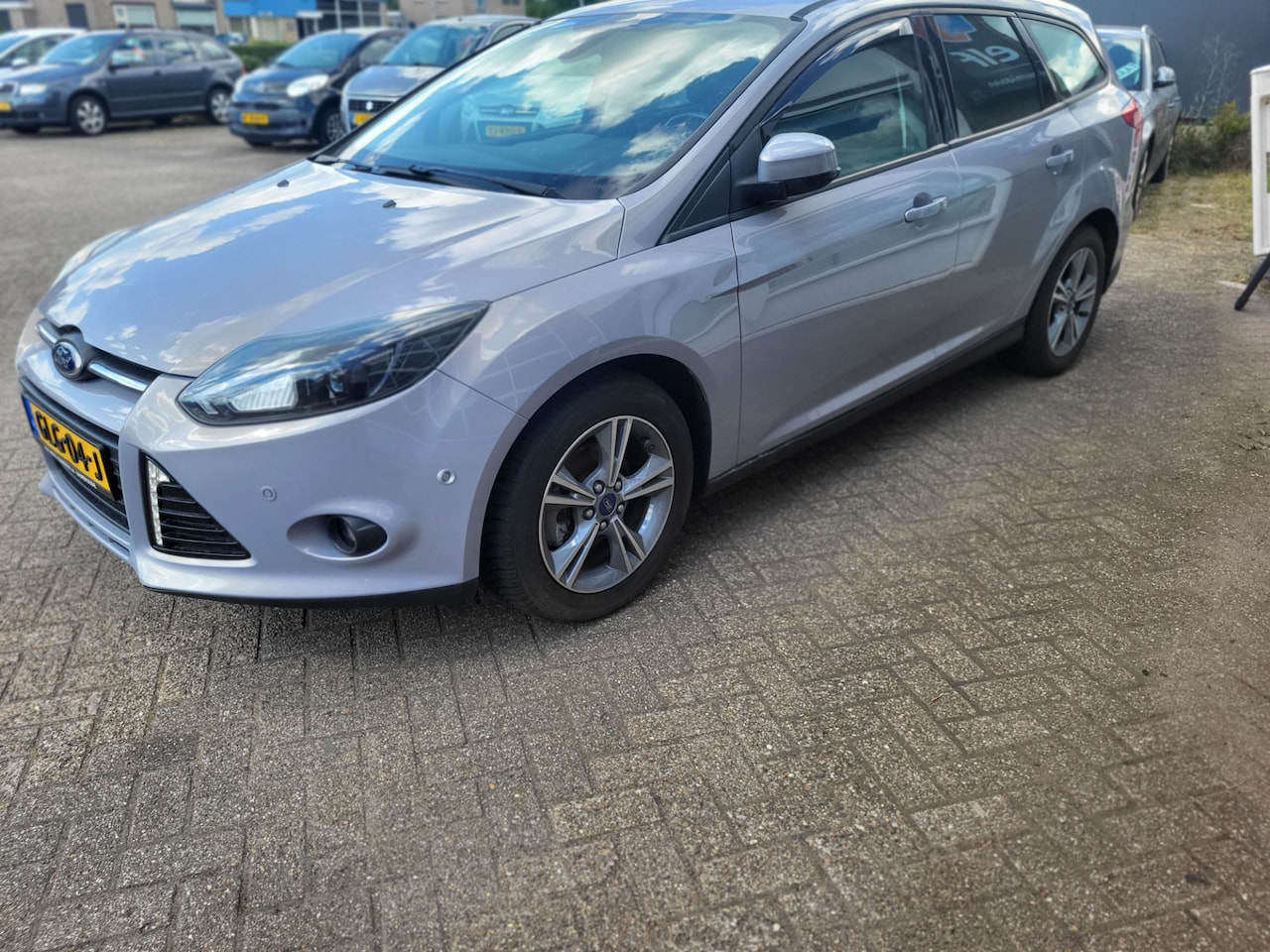 Ford Focus Wagon - 1.0i "Titanium" LED - Xenon - Navi !!! 125 Pk - AutoWereld.nl