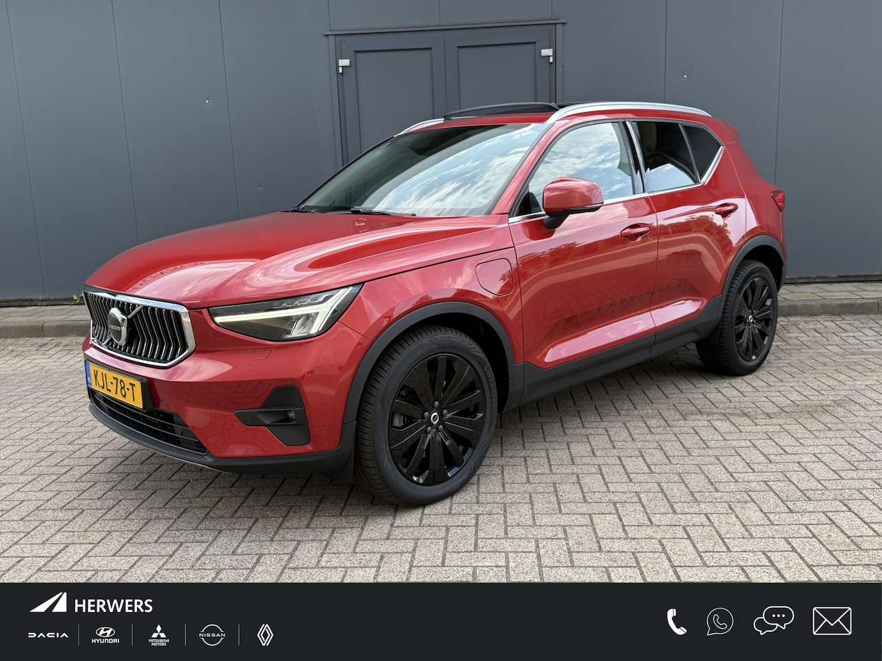 Volvo XC40 - 1.5 T4 Plug-in hybrid Ultimate Bright / Dealer onderhouden / All season banden / Glazen sc - AutoWereld.nl