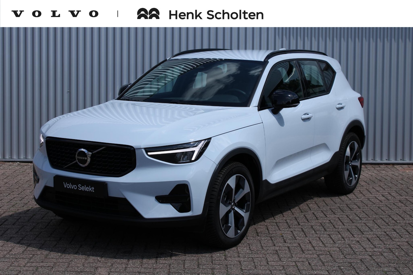 Volvo XC40 - B4 Plus Dark Elektrische verstelbare stoelen met geheugen| Trekhaak | Verwarmbare voorstoe - AutoWereld.nl