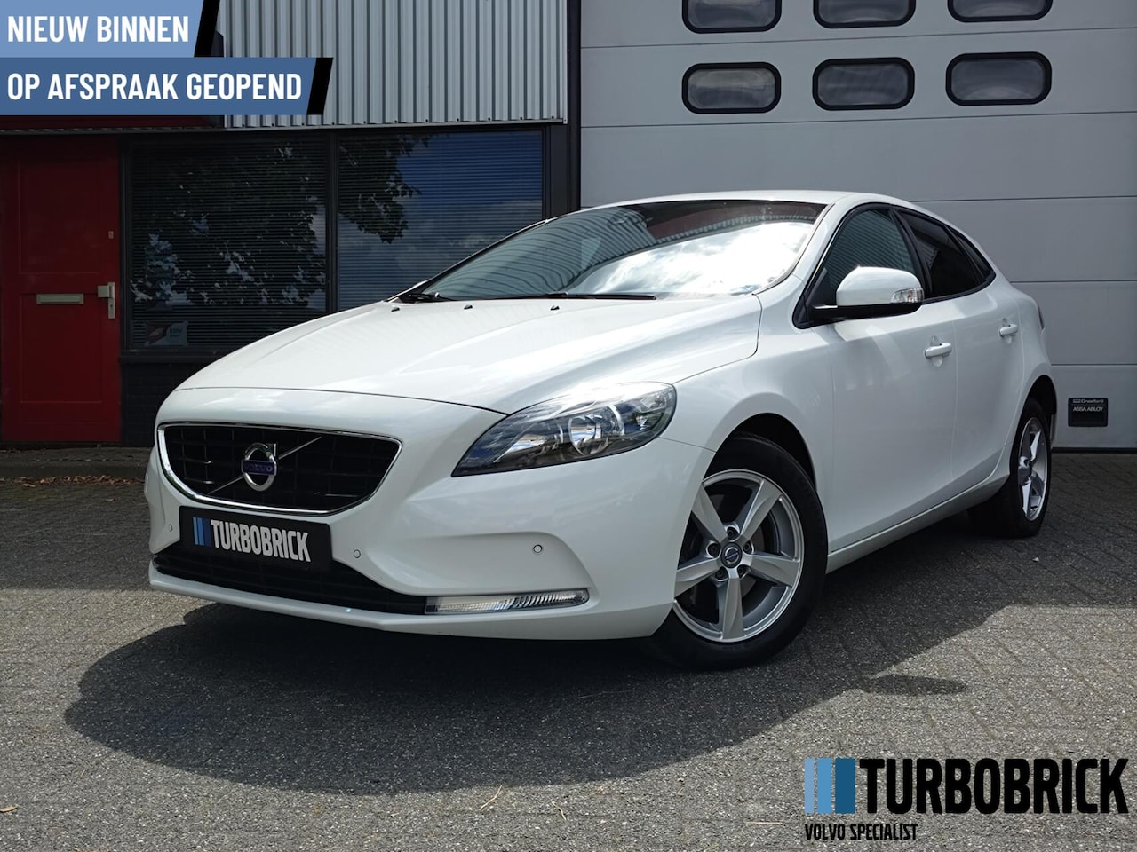 Volvo V40 - 2.0 T2 Kinetic |Clima|Navi|PDC|Stoelverw.|MY2016|LMV - AutoWereld.nl