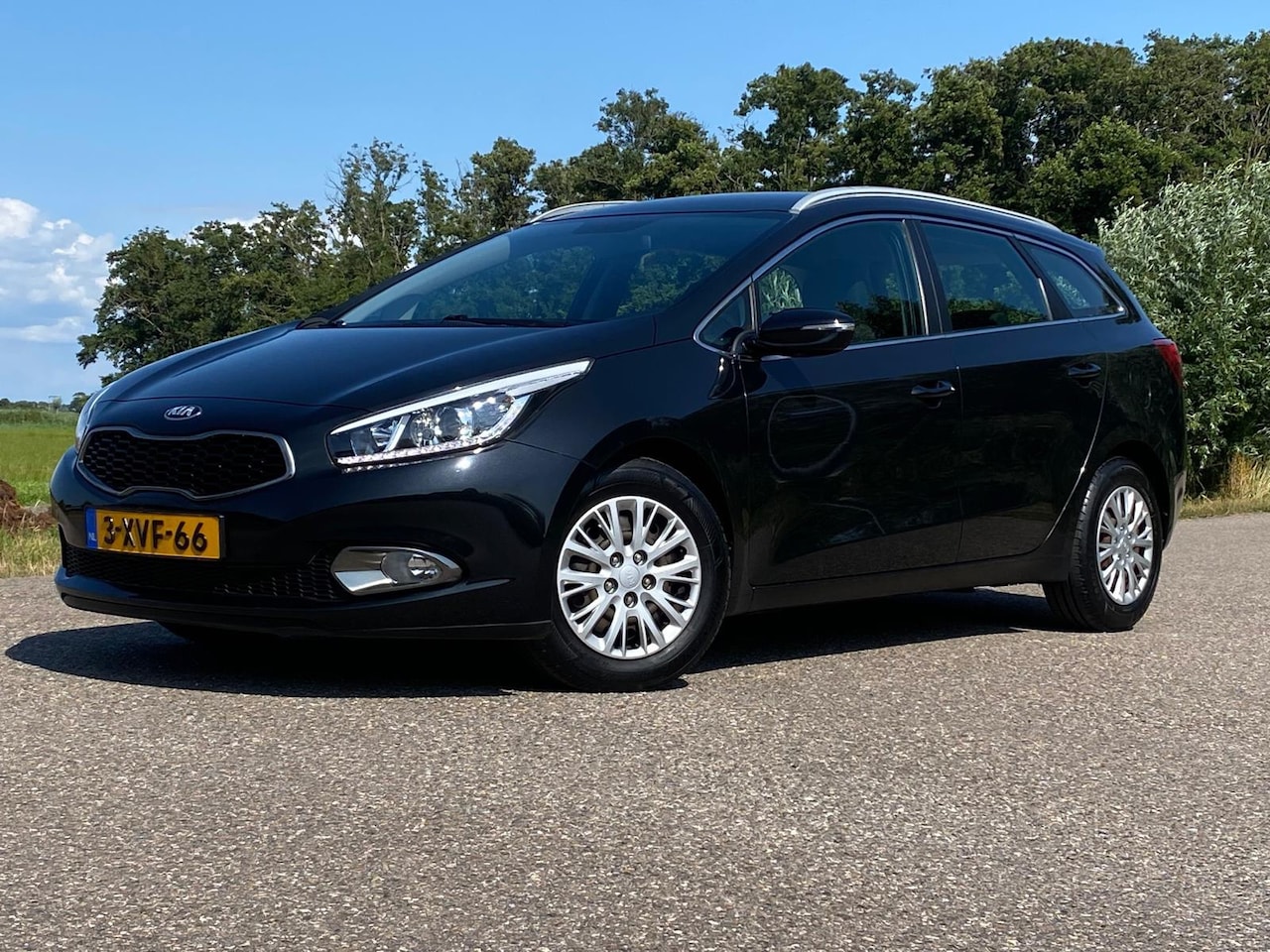 Kia Cee'd Sportswagon - 1.6 GDI 20th Anniversary NAVI 90.000KM NAP GOed Onderhouden - AutoWereld.nl