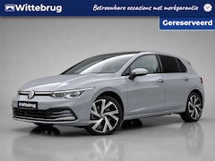 Volkswagen Golf - 1.4 eHybrid Style / Pano / Navigatie / App connect / Trekhaak / Memory seat / Stoel+stuur