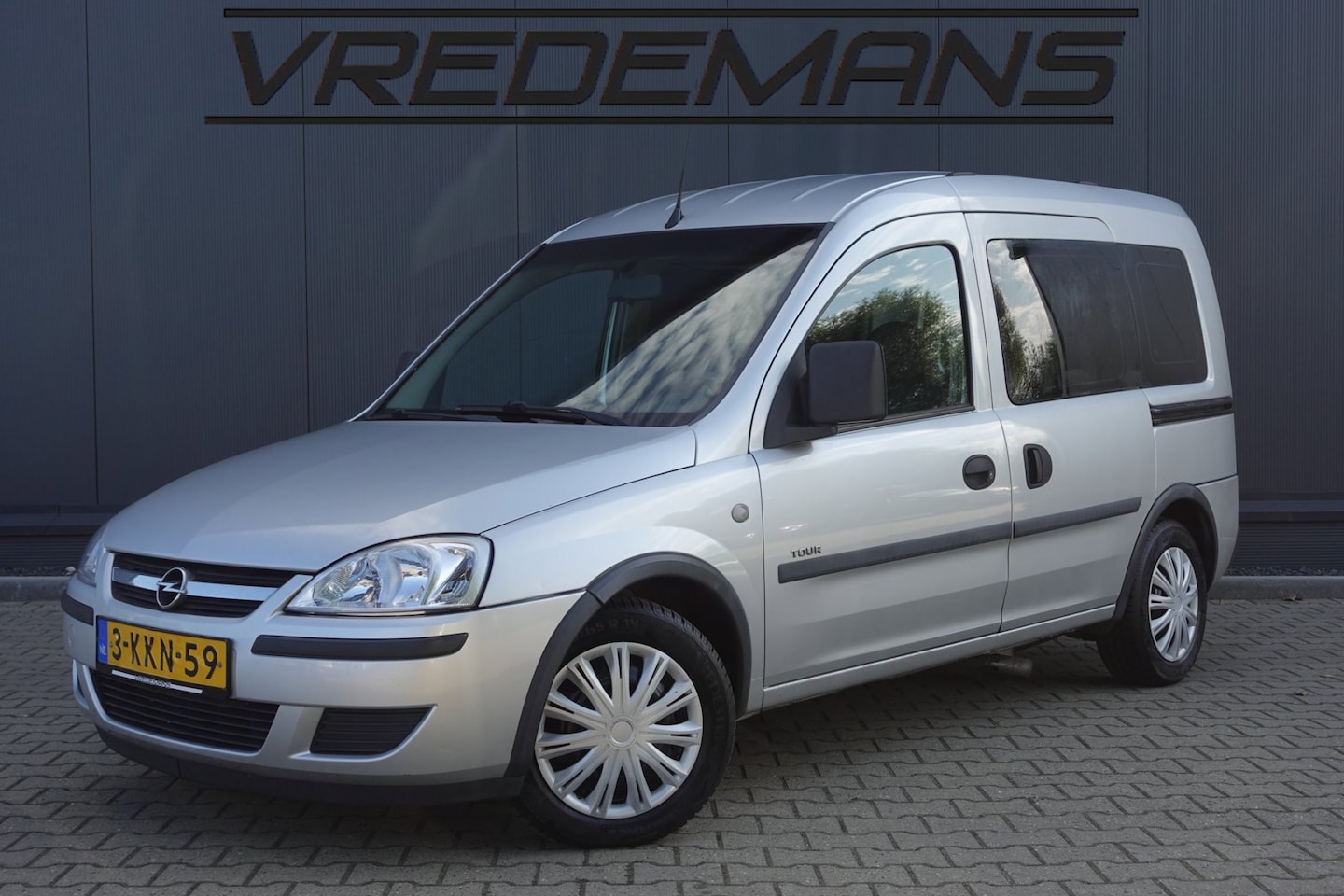 Opel Tour - 1.7 Di ROLSTOEL/INVALIDE - AutoWereld.nl