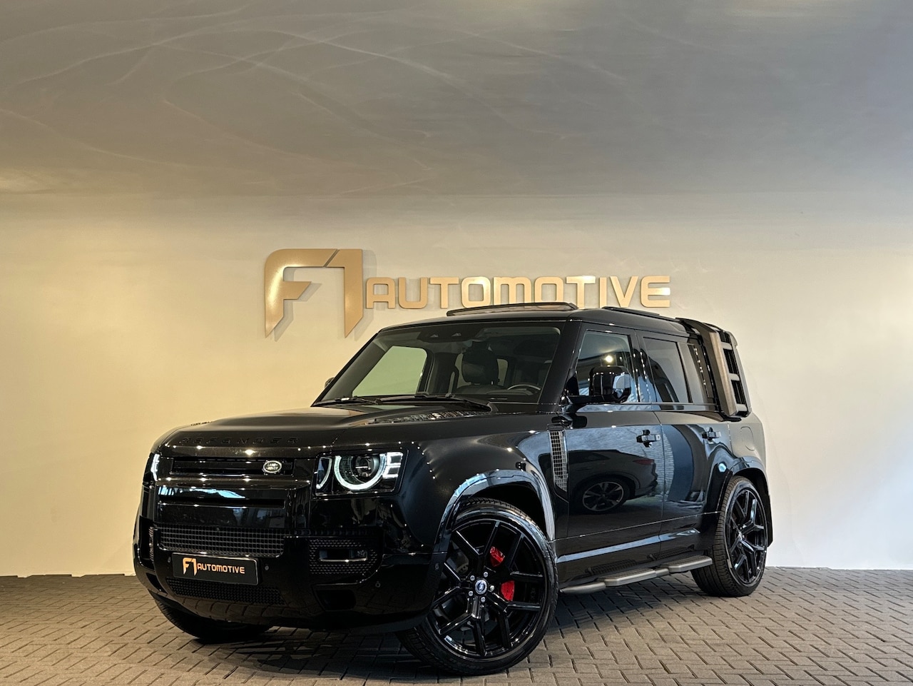 Land Rover Defender 110 - 2.0 P400e 110 XS Edition Pano|Dodehoek|Memory|Lane Assist - AutoWereld.nl