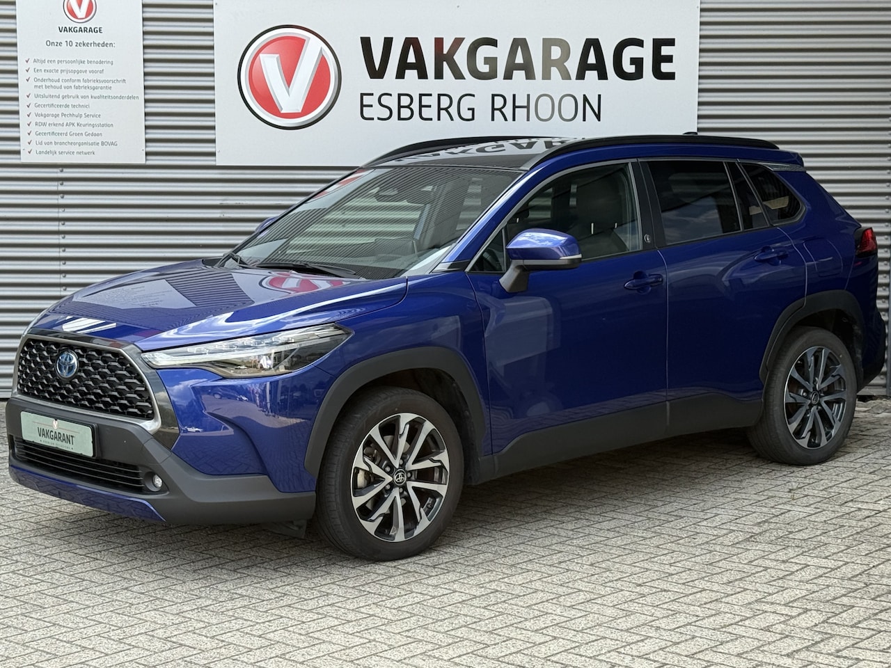 Toyota Corolla Cross - Hybrid 2.0 NAV/CAM,PANO,STOELVERWARMING - AutoWereld.nl