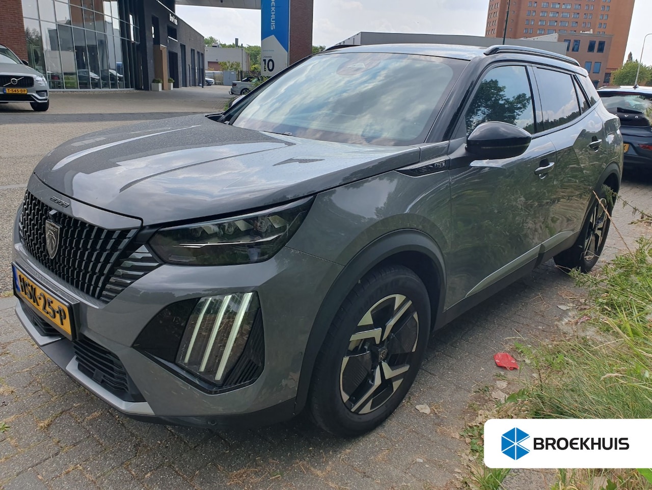 Peugeot 2008 - 1.2 Hybrid 145 GT | Automaat | Navigatie | Camera voor + achter | Massage | Stoelverwarmin - AutoWereld.nl