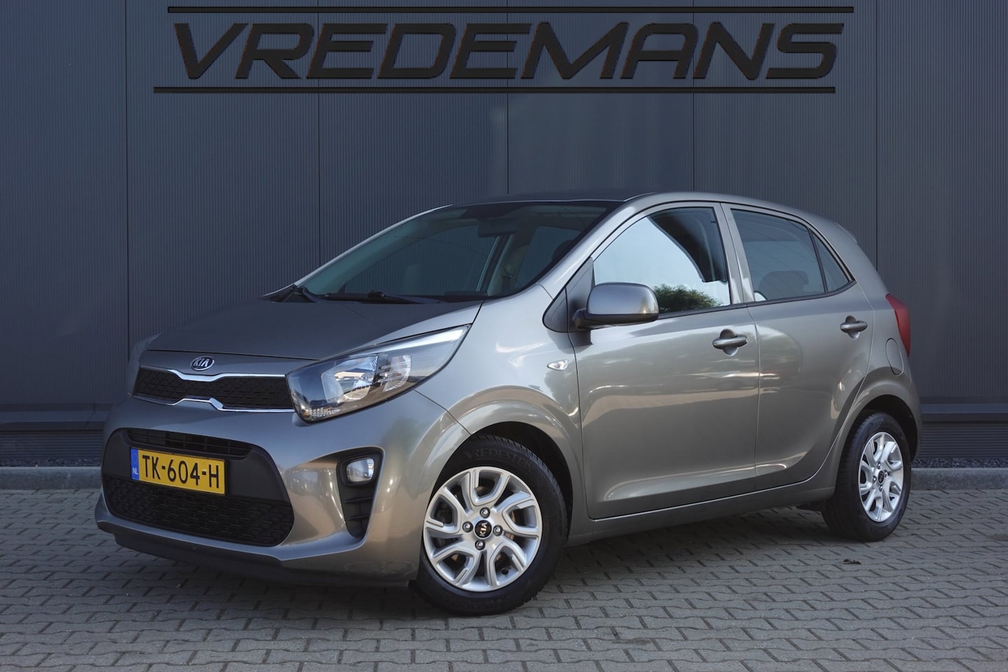 Kia Picanto - 1.0 CVVT ComfortPlusLine Navigator 1.0 CVVT ComfortPlusLine Navigator - AutoWereld.nl
