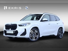 BMW X1 - sDrive20i | M-Sport Pakket | Pano Dak | Trekhaak | Verwarmde Voorstoelen | PDC | Achteruit