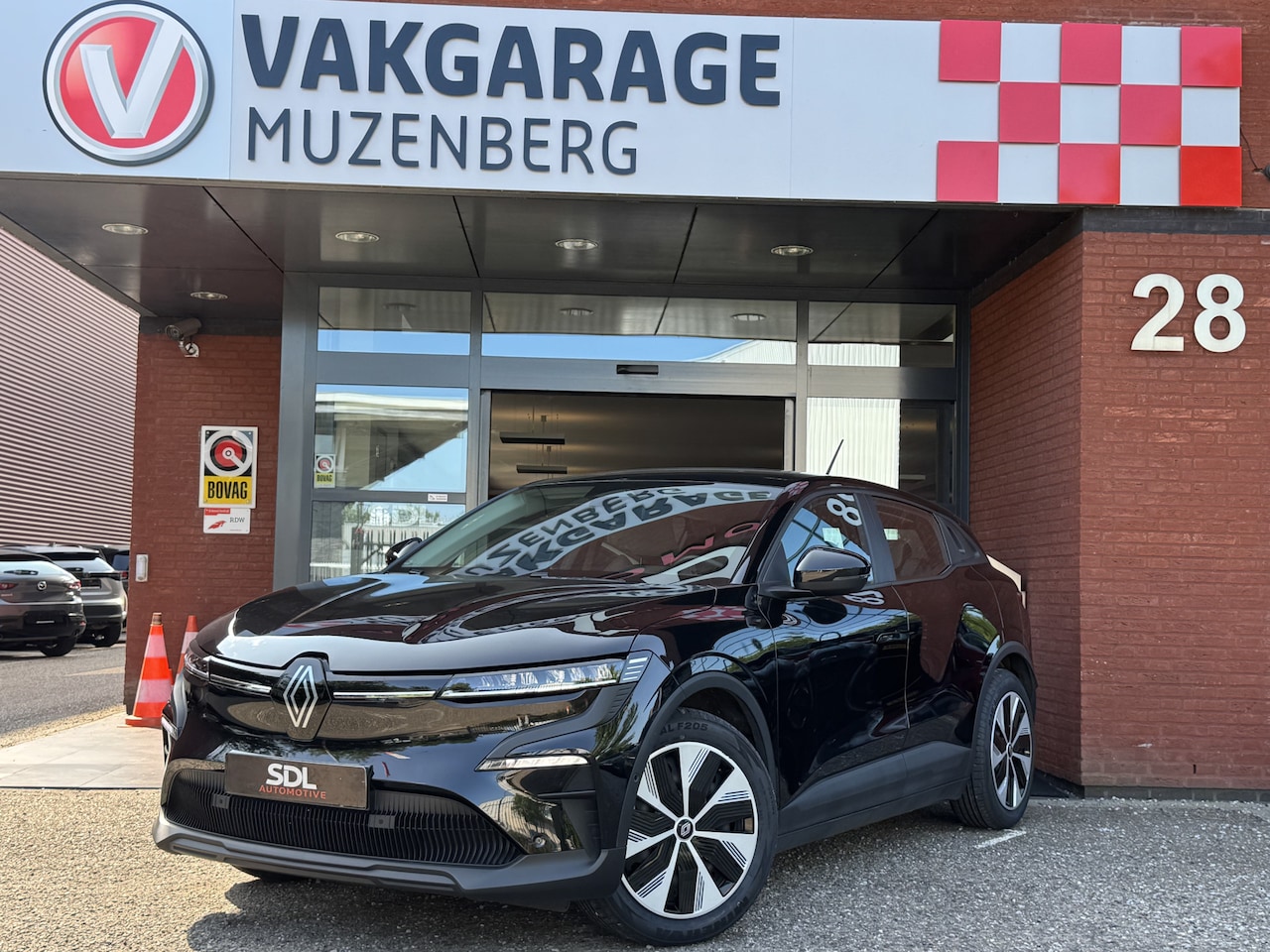 Renault Mégane E-Tech - EV40 Boost Charge Equilibre // SNEL LADEN!! // FULL LED // APPLE CARPLAY / ANDROID AUTO // - AutoWereld.nl