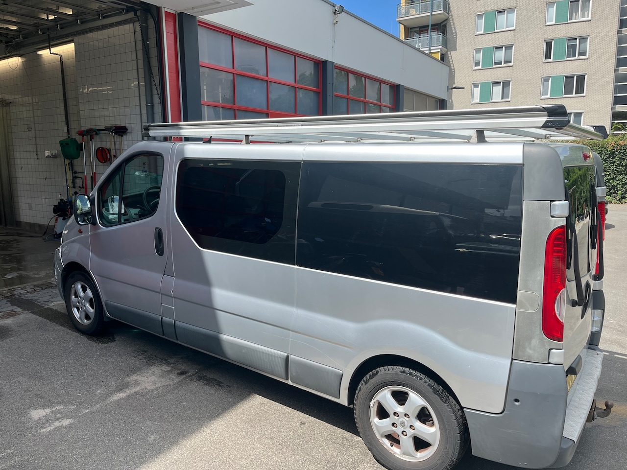 Renault Trafic - 2.5 dCi T29 L2H1 turbo - AutoWereld.nl
