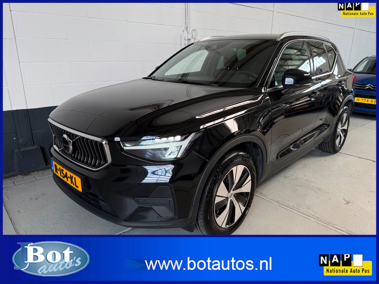 Volvo XC40 - 1.5 T4 Plug-in hybrid Core Bright / 1E EIGENAAR / NAVIGATIE / CLIMATE / AUTOMAAT / HOGE IN - AutoWereld.nl