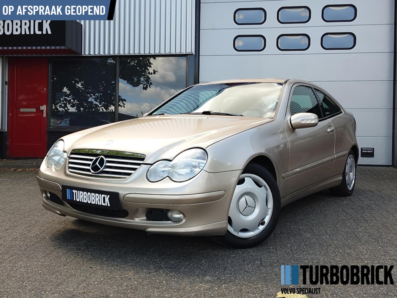 Mercedes-Benz C-klasse Sportcoupé - 200k. |Weinig km | Clima | Cruise - AutoWereld.nl
