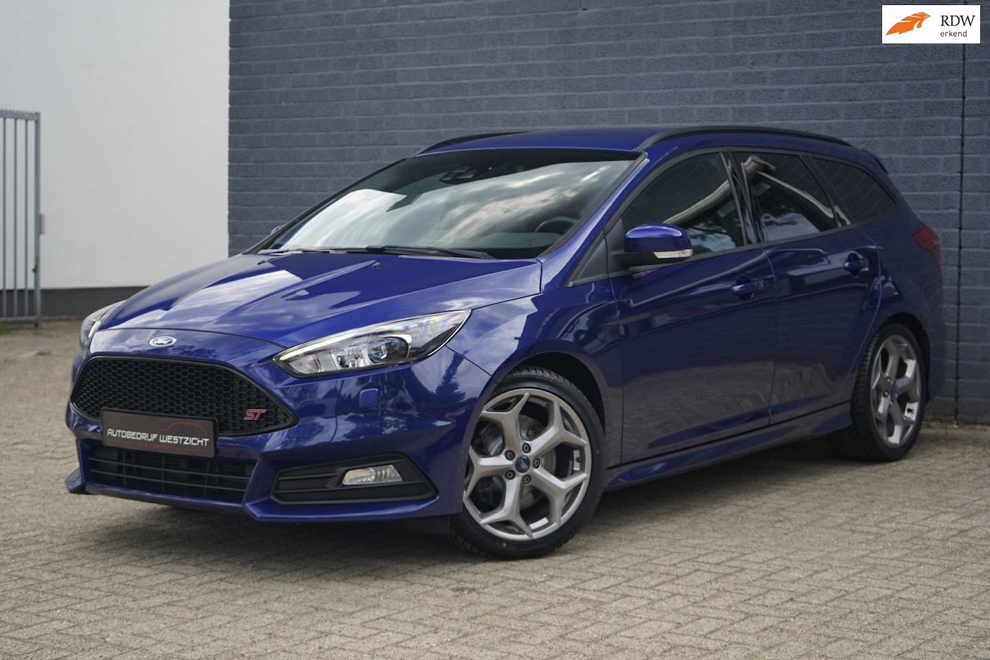 Ford Focus Wagon - 2.0 ST-3 2.0 ST-3 250pk, Recaro, Sync, Navigatie - AutoWereld.nl