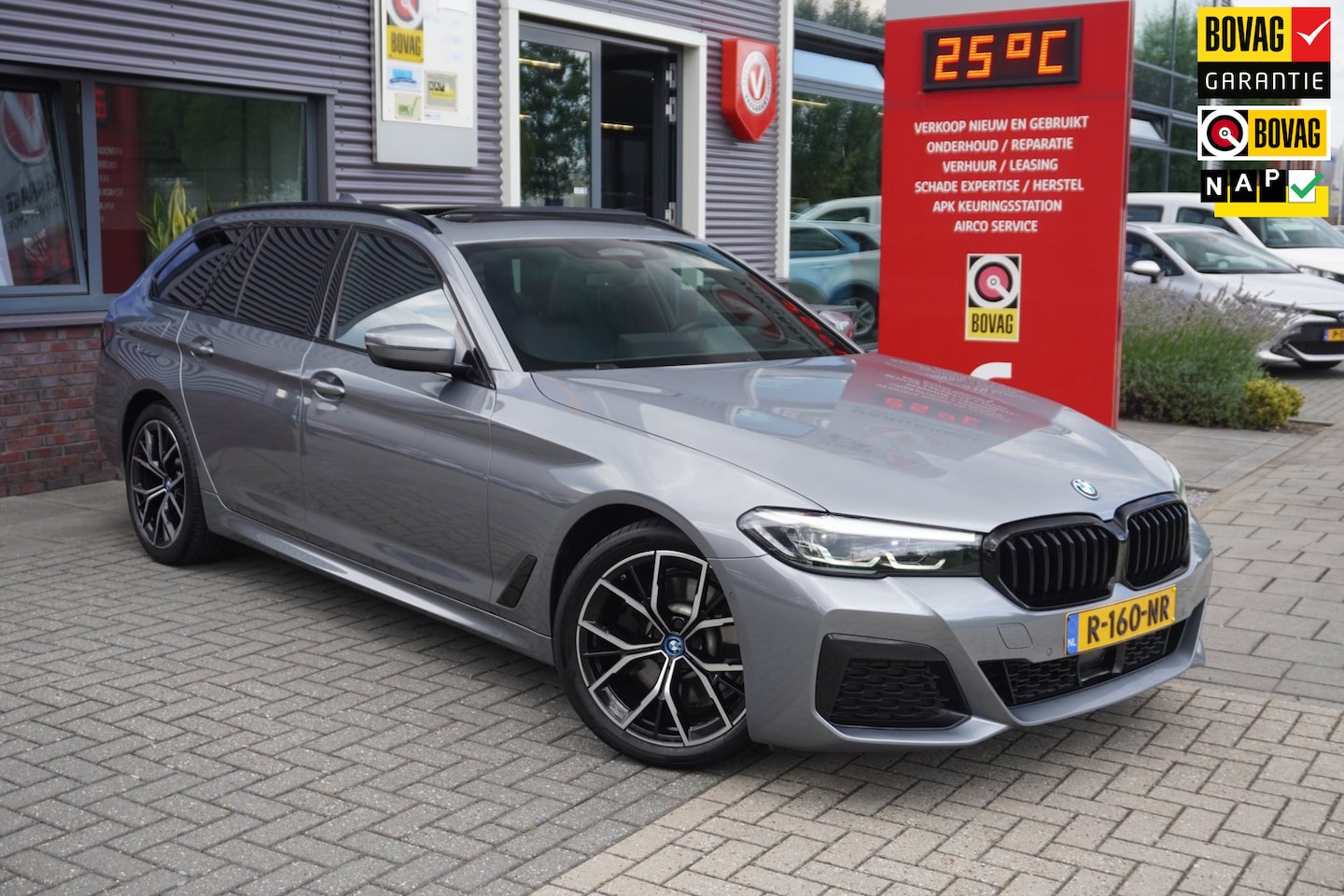 BMW 5-serie Touring - 530e Business Edition Plus / Trekhaak / Pano / HUD / Drive assist prof / Harman kardon - AutoWereld.nl