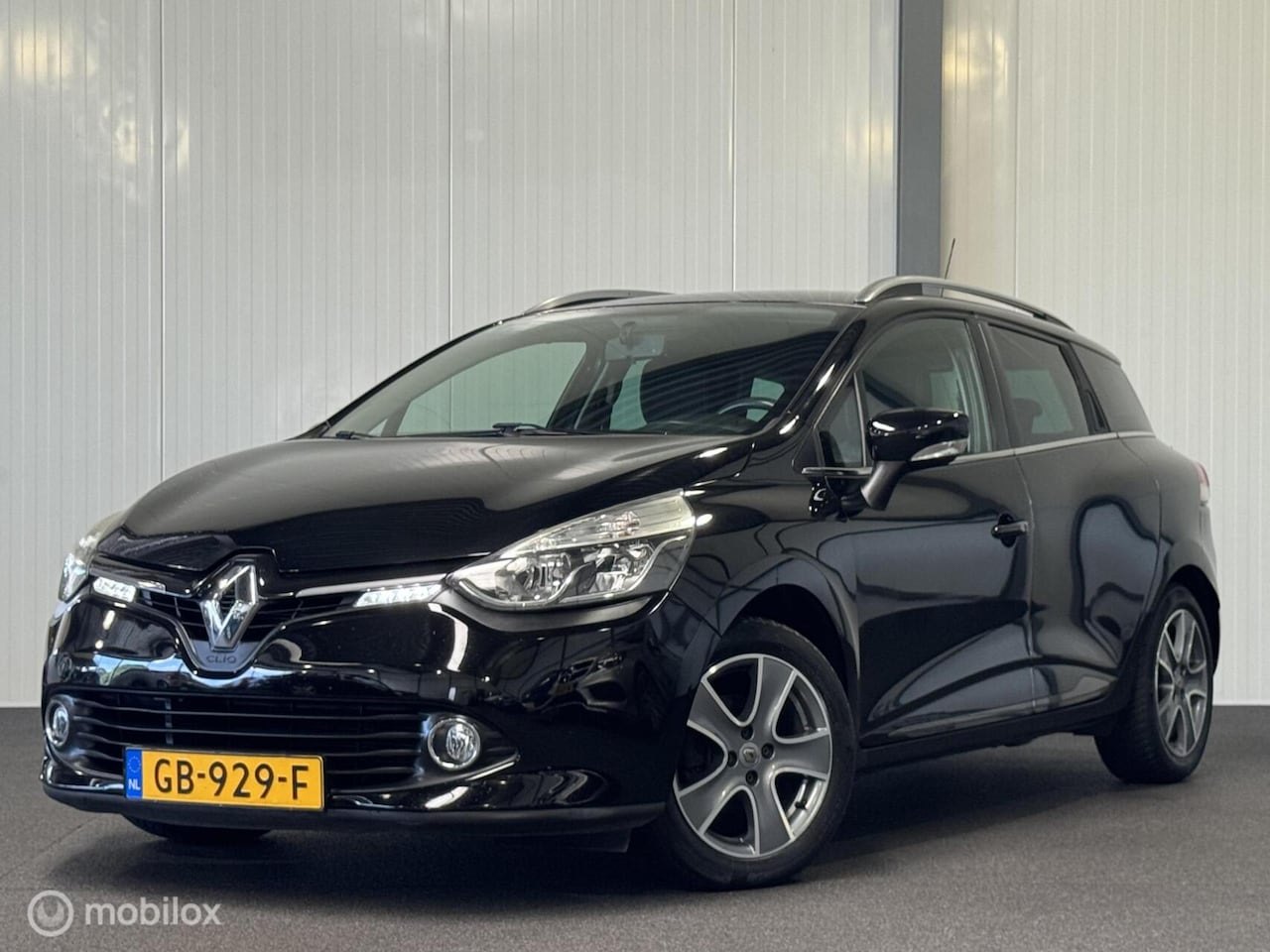 Renault Clio Estate - 0.9 TCe Night&Day [ NAP trekhaak navi cruise LM ] - AutoWereld.nl