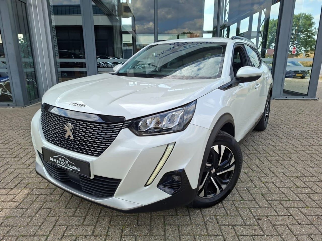 Peugeot 2008 - 1.2 PURETECH ALLUREPACK  130PK AIRCO NAVI CLIMA PDC-CAMERA - AutoWereld.nl