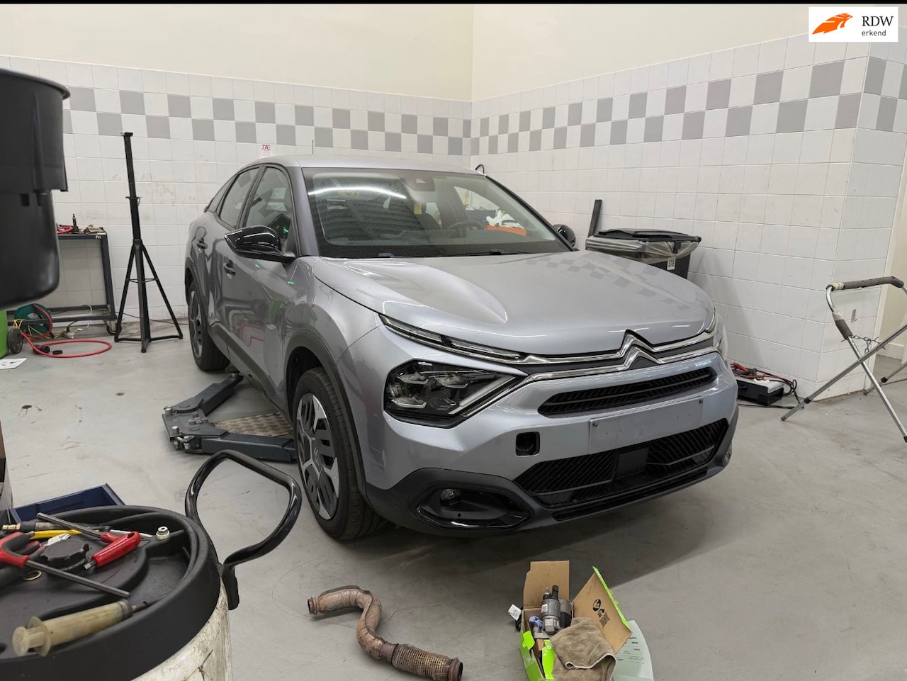 Citroën C4 - 1.2 PureTech Shine Bj 2022 Navigatie Motor Defect - AutoWereld.nl