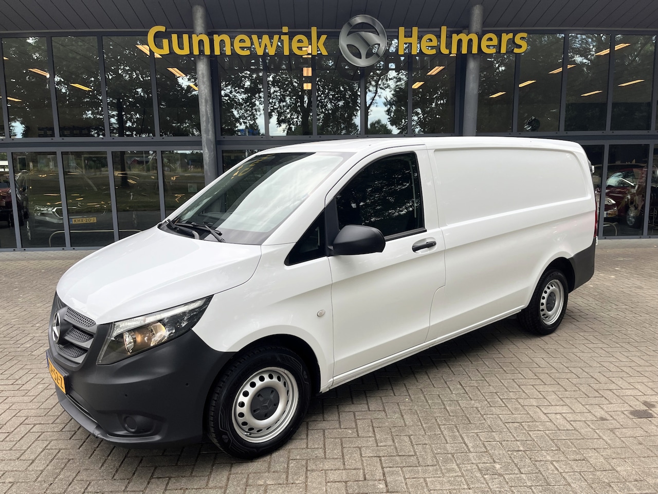 Mercedes-Benz Vito - 111 CDI Lang | AIRCO | BLUETOOTH | PDC V&A | TREKHAAK - AutoWereld.nl